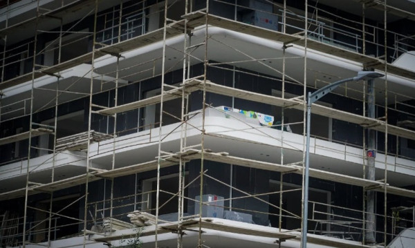 Νέος οικοδομικός κανονισμός: Τροπολογία για τα ύψη κτιρίων- Μέχρι 3 μέτρα το bonus