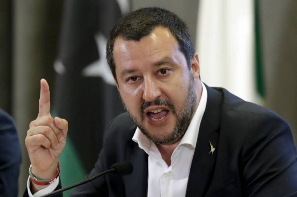 Σαλβίνι: Απαντήσαμε στους γραφομανείς της ΕΕ πως δεν υποχωρούμε εκατοστό