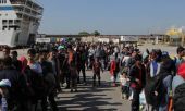 Χιλιάδες πρόσφυγες στον Πειραιά