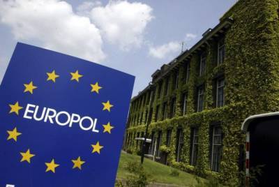 Europol: Εξαρθρώθηκε σπείρα Ελλήνων-Υπεξαίρεσαν 12 εκατ. από 50 αμερικανικές τράπεζες
