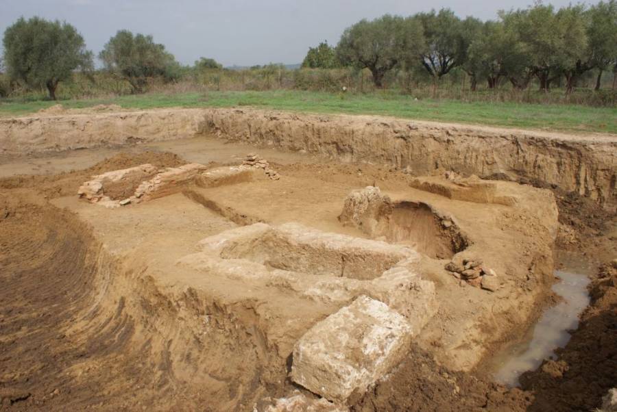 Αποκαλύφθηκαν οκτώ τάφοι σε σωστική ανασκαφική έρευνα στην Ηλεία