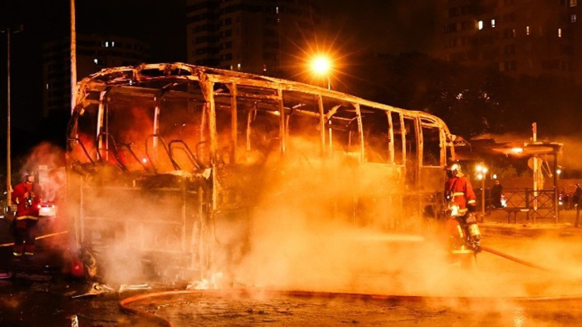 Γαλλία: Νεκρός 24χρονος πυροσβέστης στα επεισόδια- Προσπαθούσε να σβήσει πυρκαγιά