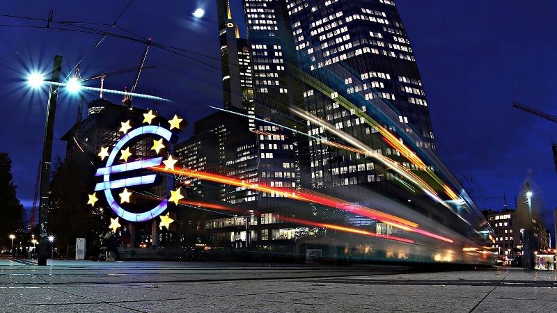 Reuters: Το... μαγικό 5% για έξοδο της Ελλάδας στις αγορές