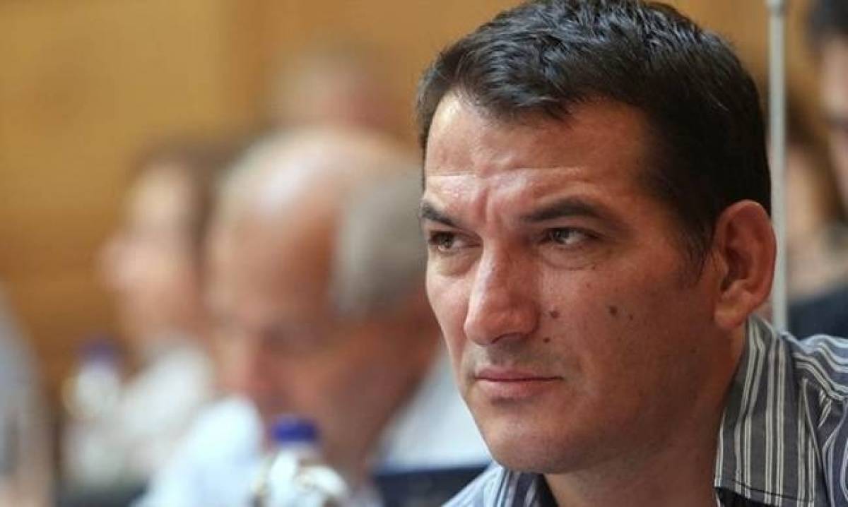 Οργή Πύρρου Δήμα για την απαλλοτρίωση περιουσιών ομογενών στη Χειμάρρα