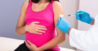 Pfizer: Ξεκίνησε τις δοκιμές εμβολίου σε εγκύους