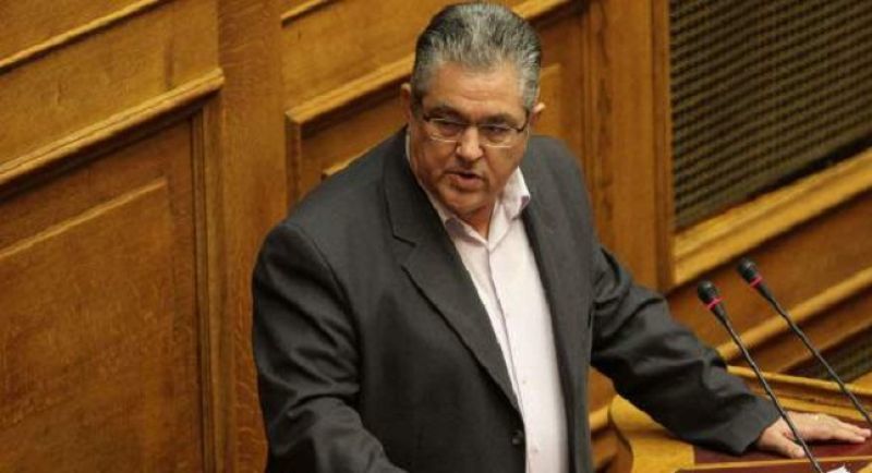 Κουτσούμπας σε Χρυσαυγίτες: «Κότες, δεν αξίζετε ούτε το σάλιο μας»