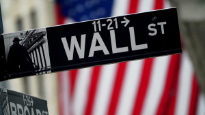Wall Street: Συγκρατημένα θετικό κλίμα καθώς Tesla και IBM υποχωρούν στα αποτελέσματα