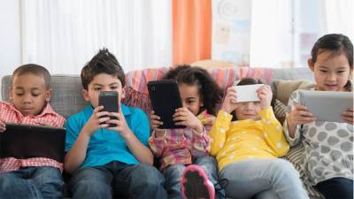 Υπερ-έκθεση των παιδιών στα social media: Oι κίνδυνοι