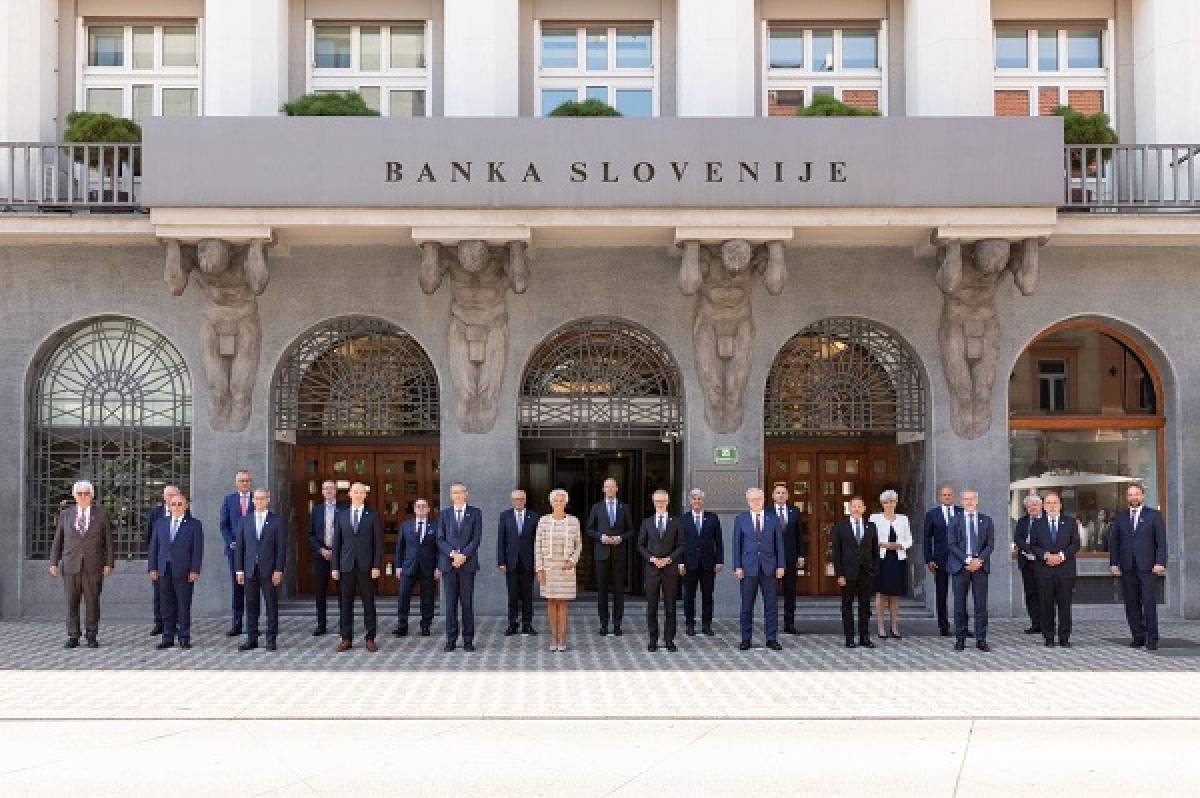 Eurogroup: Συνεχίζονται τα μέτρα στήριξης, αλλά με πιο στοχευμένο τρόπο