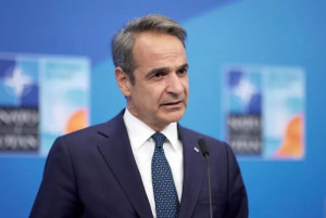 Σύντομο «τετ α τετ» Μητσοτάκη-Ερντογάν στο περιθώριο της Συνόδου του ΝΑΤΟ – «Η χώρα δεν ετεροπροσδιορίζεται»