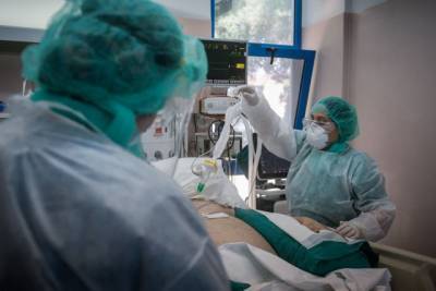 Θεσσαλονίκη: Στενεύει ο κλοιός στα νοσοκομεία-Πλήρεις οι ΜΕΘ στο «Παπαγεωργίου»
