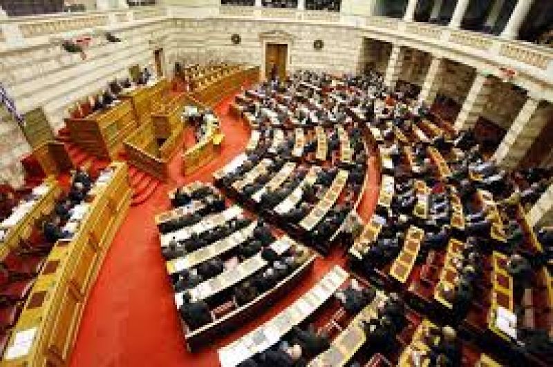Πολιτικό "καύσωνα" φέρνει το πολυνομοσχέδιο