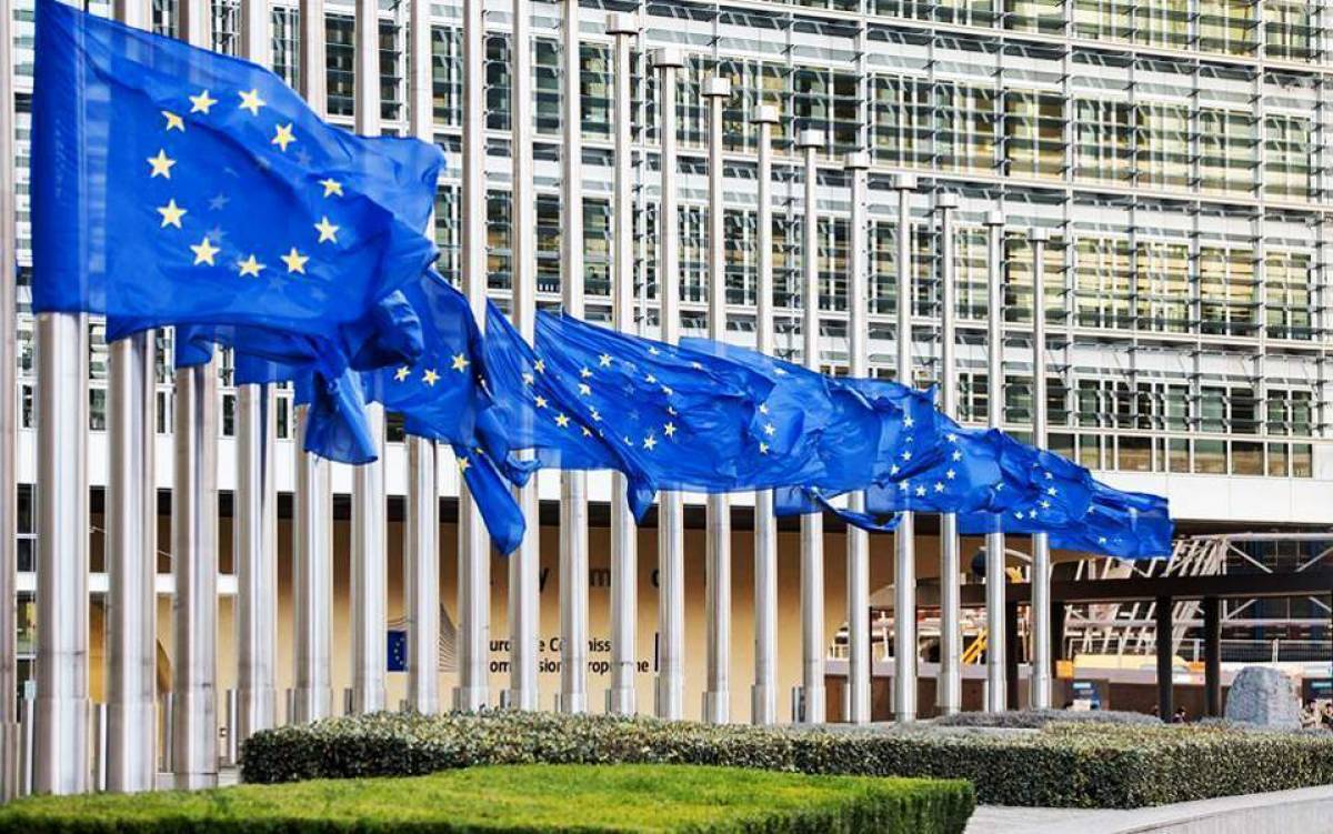 Η Κομισιόν χαιρετίζει τη συμφωνία για έναν ισχυρότερο ΕΟΦ