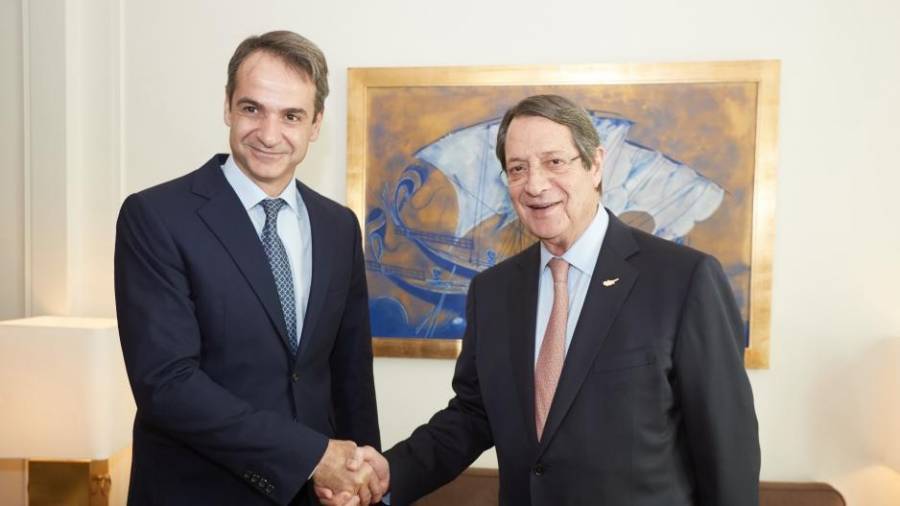 Στην Κύπρο ο πρωθυπουργός - Το πρόγραμμα και οι συναντήσεις