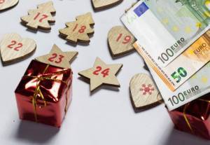 Δώρο Χριστουγέννων: Πώς θα πληρωθεί στους εργαζόμενους σε αναστολή