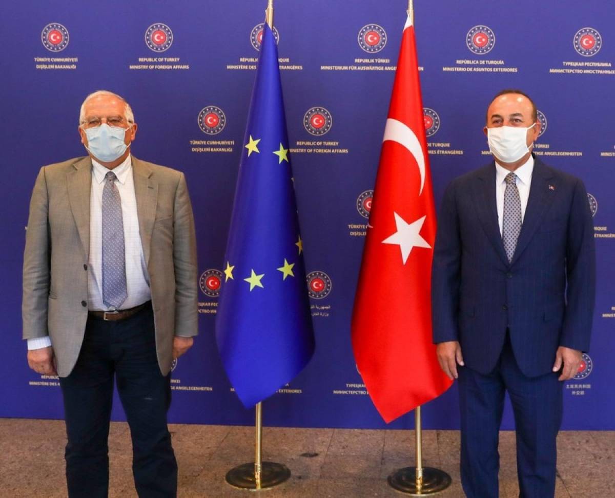 Κομισιόν: Διαψεύδει τις δηλώσεις Τσαβούσογλου περί «ενόχλησης» της ΕΕ