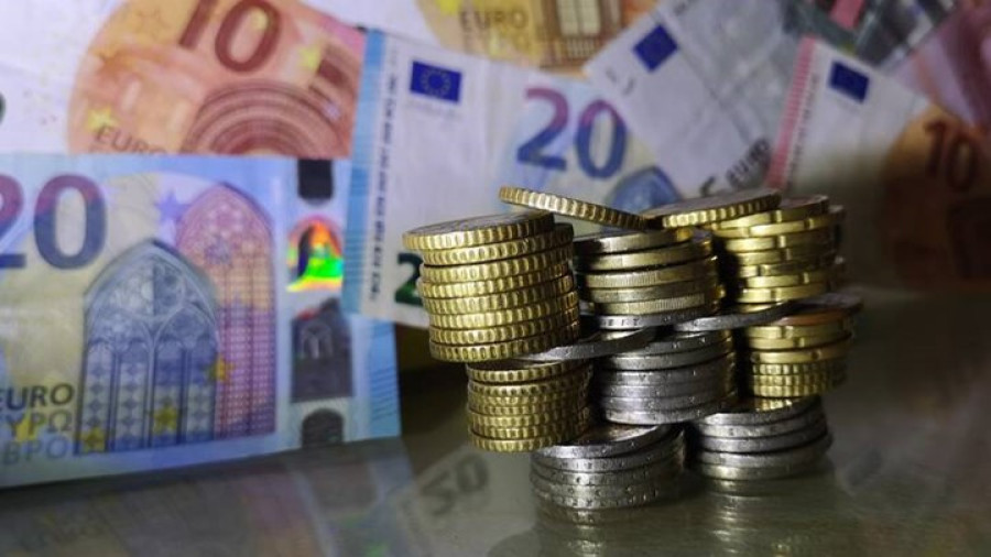 Καταργείται το «πέναλτι» 30% στους εργαζόμενους συνταξιούχους