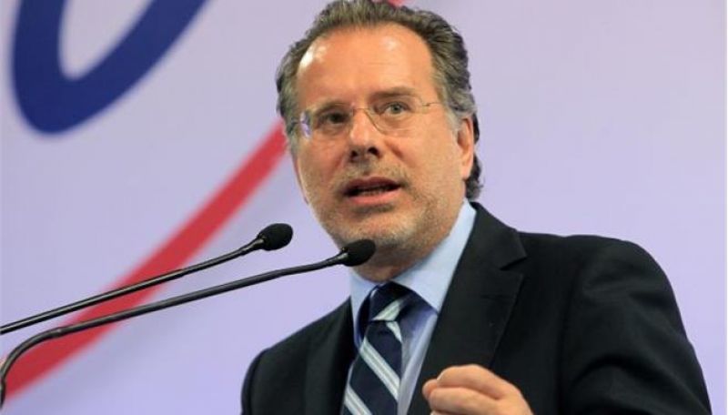 Κουμουτσάκος: Συνεχίζεται η σιωπή του Μαξίμου για Βαρουφάκη