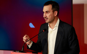 Χαρίτσης: Τα πολύχρωμα τιμολόγια δεν μπορούν να αποκρύψουν την ουσία