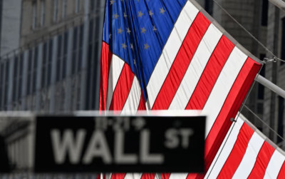 Στο «κόκκινο» η Wall Street λόγω απαισιοδοξίας για τα επιτόκια