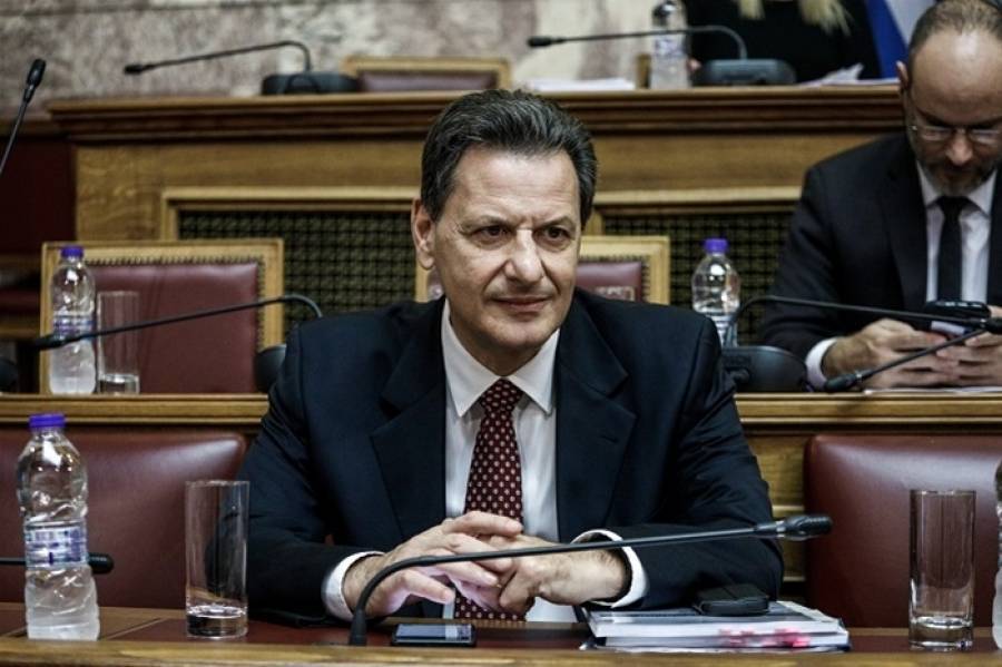 Μείωση εσόδων από φόρους κατά 15%-Πρωτογενές έλλειμμα 8,1 δισ. ευρώ