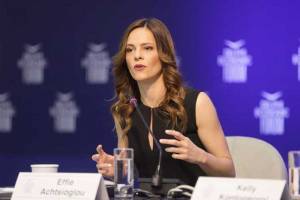 Αχτσιόγλου: Η κυβέρνηση αντιμετωπίζει το πρόβλημα της ακρίβειας με ερασιτεχνισμό