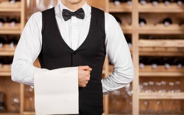 Έρχονται αυξήσεις μισθών για σερβιτόρους, μπάρμαν, σεφ και διανομείς