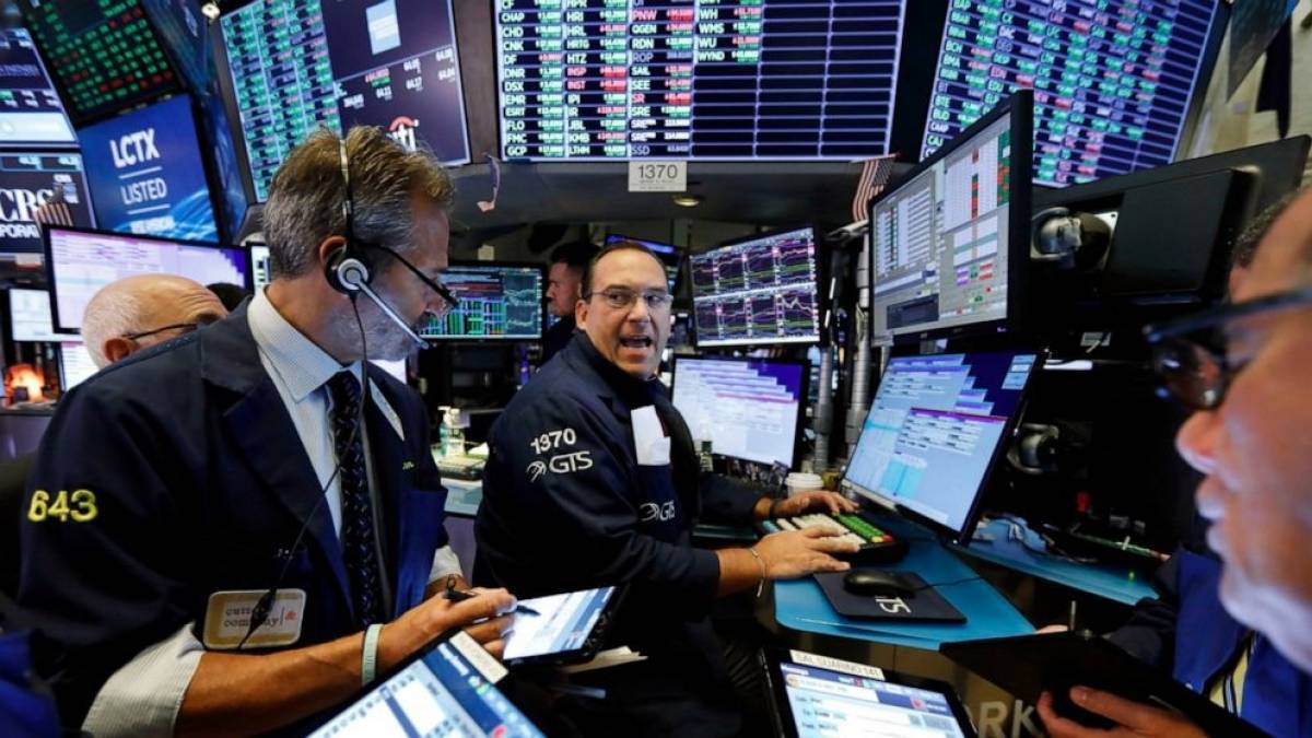 Ξεκίνημα με απώλειες για τη Wall Street