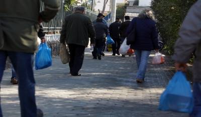 Έρευνα: Επτά στους δέκα Έλληνες προσπαθούν να περικόψουν τα έξοδα