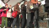 Κομισιόν: Κάτω από το όριο της φτώχειας ένα στα πέντε νοικοκυριά