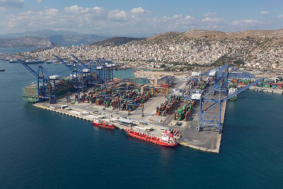 Εργατικό ατύχημα στο λιμάνι του Πειραιά- Στο νοσοκομείο ο τραυματίας