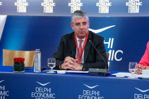 Τσακίρης: Η περιφερειακή διακυβέρνηση «κολυμπάει» σε… αντίθετο ρεύμα