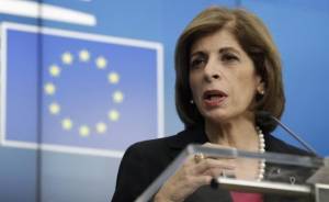 Τα «μασάει» για την αποτελεσματικότητα των εμβολίων η Επίτροπος Κυριακίδη!