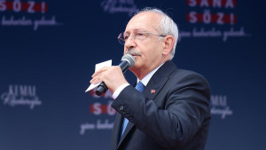 «Άνοιγμα» προς τη Δύση κάνει ο Κιλιτσντάρογλου