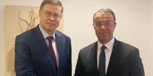 Ντομπρόβσκις: Η Ελλάδα στο «κουαρτέτο» των ευνοούμενων