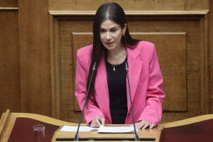 Άμεση ενίσχυση της ΜΕΘ του Βενιζελείου Νοσοκομείου ζητάει η Ελένη Βατσινά
