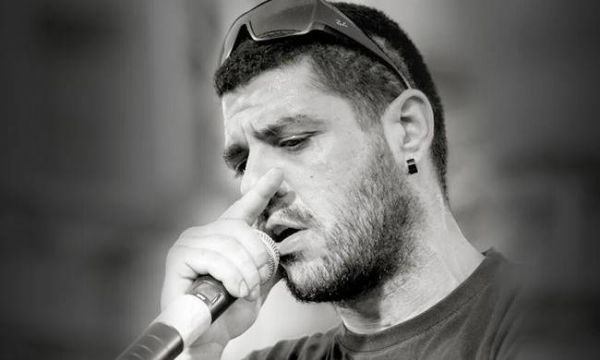 «Τα χέρια του Μιχαλολιάκου είναι βαμμένα με το αίμα του γιου μου»