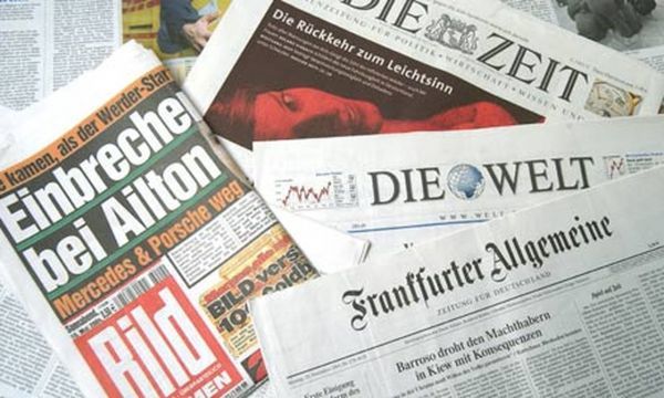 Handelsblatt: Θέμα αρχών ο καυγάς κυβέρνησης και θεσμών