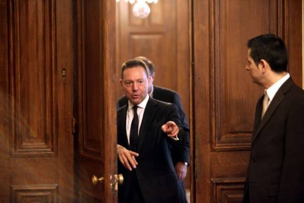 Η... συνταγή Στουρνάρα για το 2020: Αξιοπιστία, επενδύσεις, ιδιωτικοποιήσεις