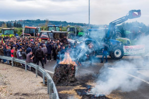 Θα αντέξουν και στο κρύο τα μπλόκα;