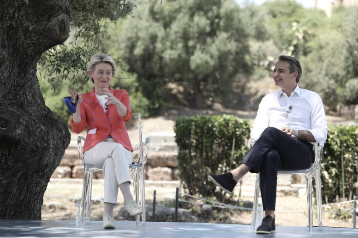 Γερμανικός Τύπος:Αιχμές για τις διακοπές Φον ντερ Λάιεν στην Κρήτη