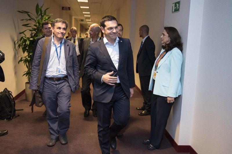 Αγώνας δρόμου μέχρι 18 Ιουνίου για λύση με "ρήτρα" χρέους