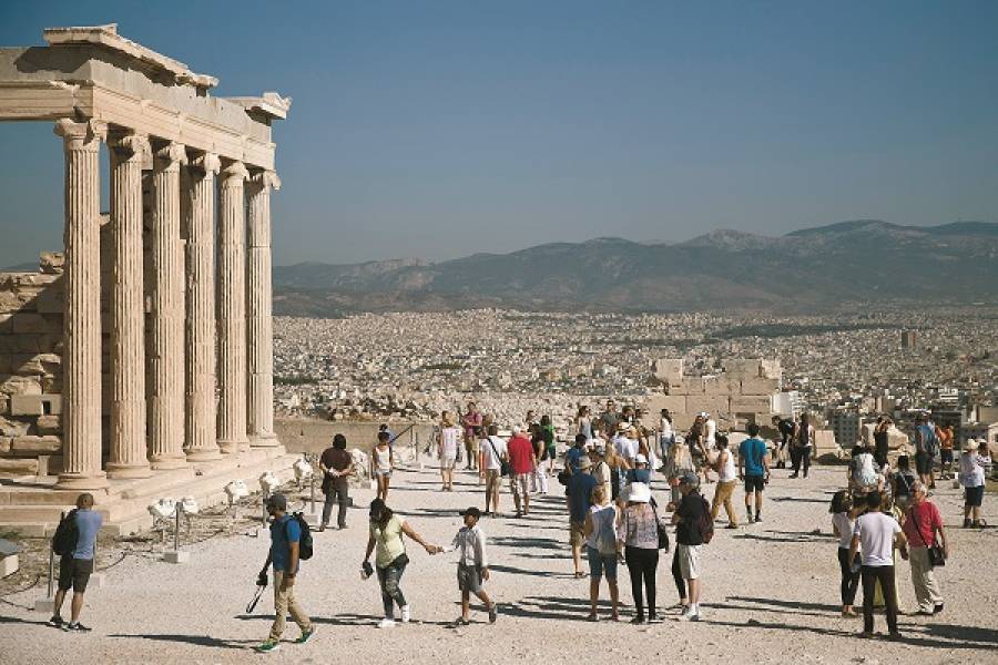Süddeutsche Zeitung: Η Ελλάδα δεκαπλασίασε τα έσοδα από τον τουρισμό