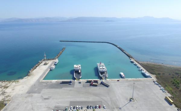 Δημόσιος οργανισμός ή προσωπικό γραφείο δημοσίων σχέσεων;