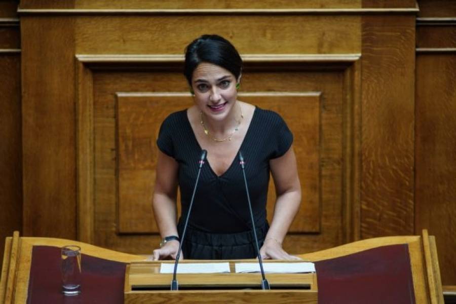 Διαβεβαιώσεις Μιχαηλίδου για ταχείες διαδικασίες αναδοχής και υιοθεσίας