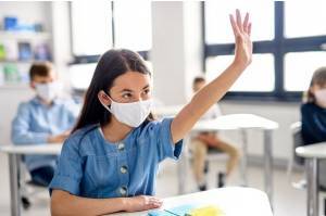 Ιταλία: Εκατομμύρια μάσκες κάθε μέρα στα σχολεία