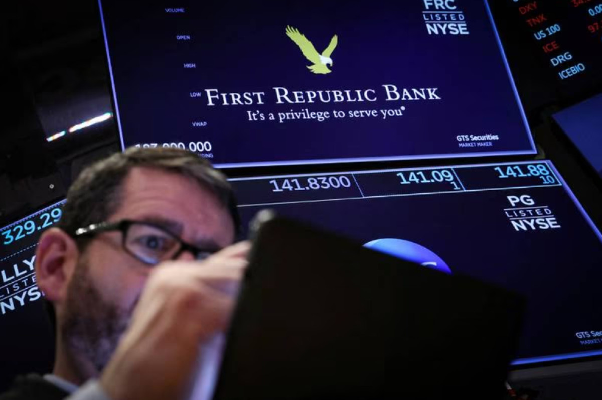 Νέο τραπεζικό sell off στη Wall Street-Διατηρήθηκαν τα εβδομαδιαία κέρδη