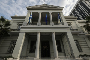Ελληνικό ΥΠΕΞ: 27 Έλληνες έχουν συλληφθεί – Παρακολουθούμε την κατάσταση