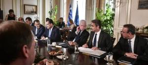 Ξαναζεσταίνεται το πιάτο του ανασχηματισμού