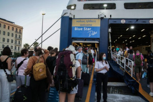 ΕΛΣΤΑΤ: Αύξηση 91,9% στη διακίνηση επιβατών στα λιμάνια το α&#039;τρίμηνο